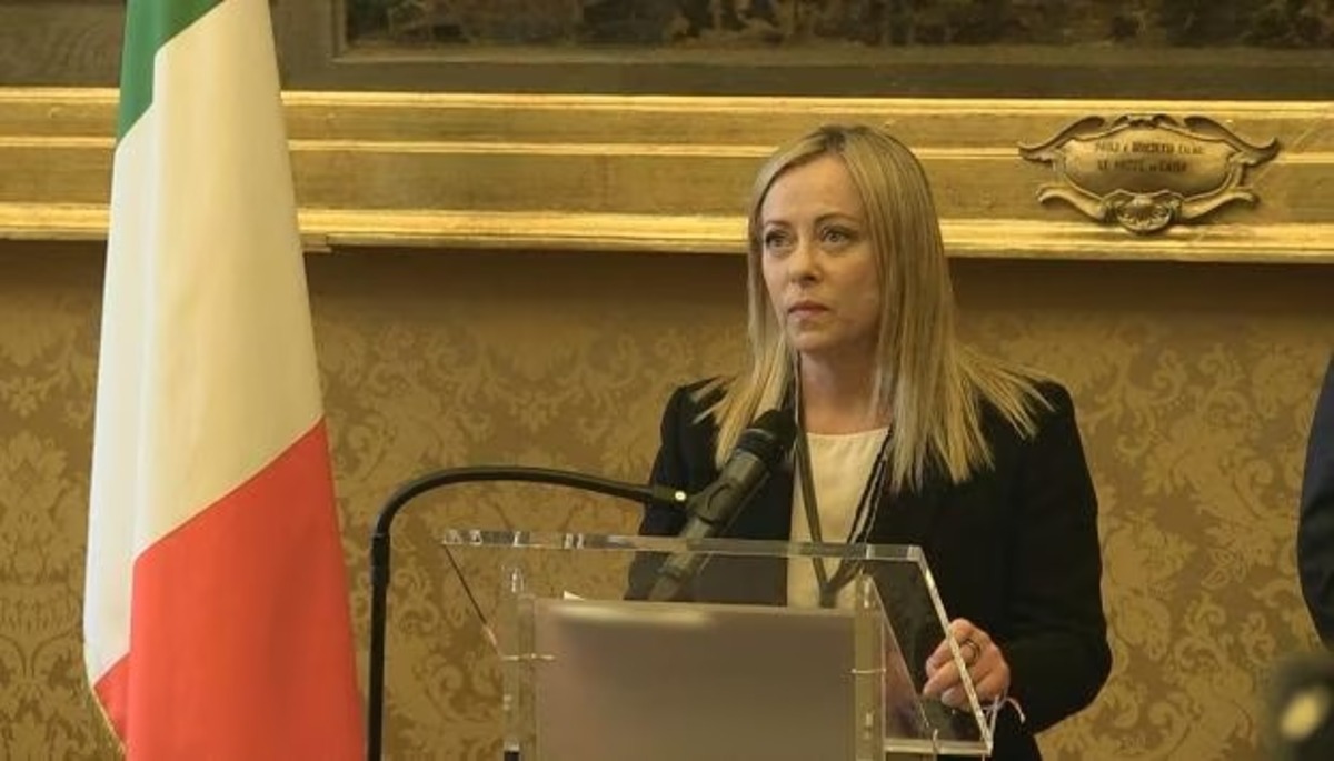 Meloni cita la rivale Schlein: “Chi ci sottovaluta non ci vede arrivare” Meloni cita la rivale Schlein: “Chi ci sottovaluta non ci vede arrivare”