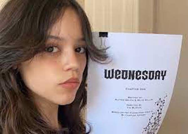 Mercoledì, Jenna Ortega sul set ha cambiato le battute: ecco perché Mercoledì, Jenna Ortega sul set ha cambiato le battute: ecco perché
