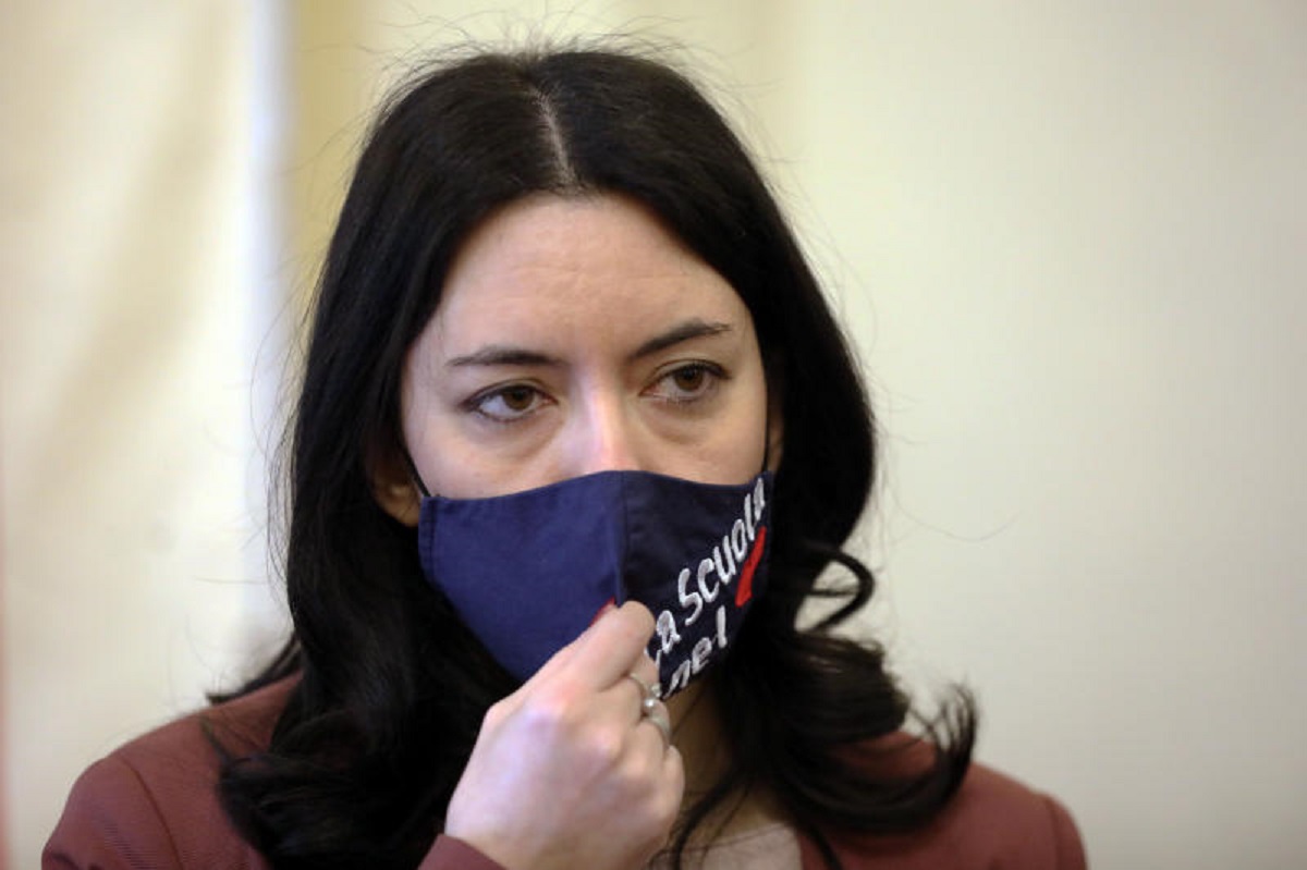 Lucia Azzolina è in dolce attesa: l’annuncio social dell’ex ministra