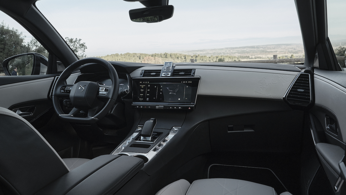 DS Automobiles presenta la sua prima collezione  Esprit De Voyage