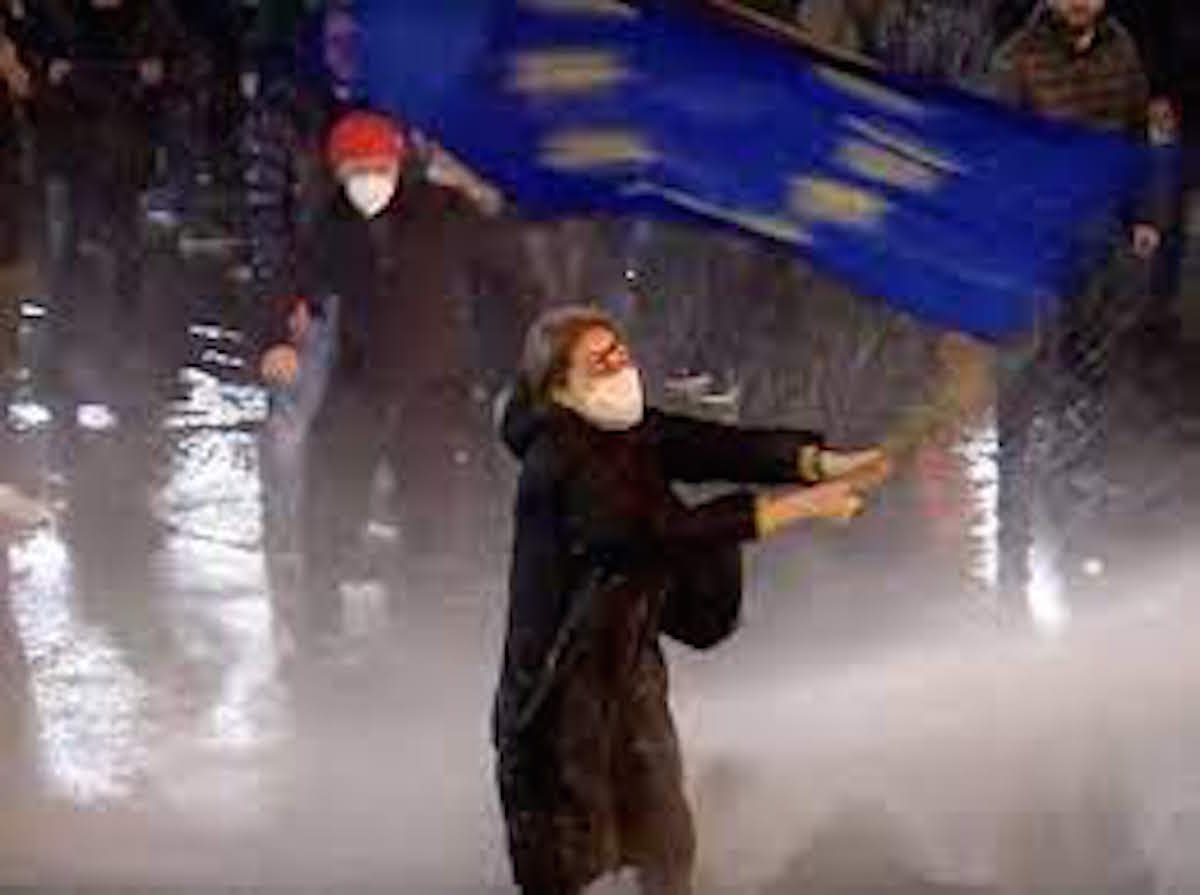 Georgia, il Parlamento revoca la legge sugli “agenti stranieri” Georgia, il Parlamento revoca la legge sugli “agenti stranieri”