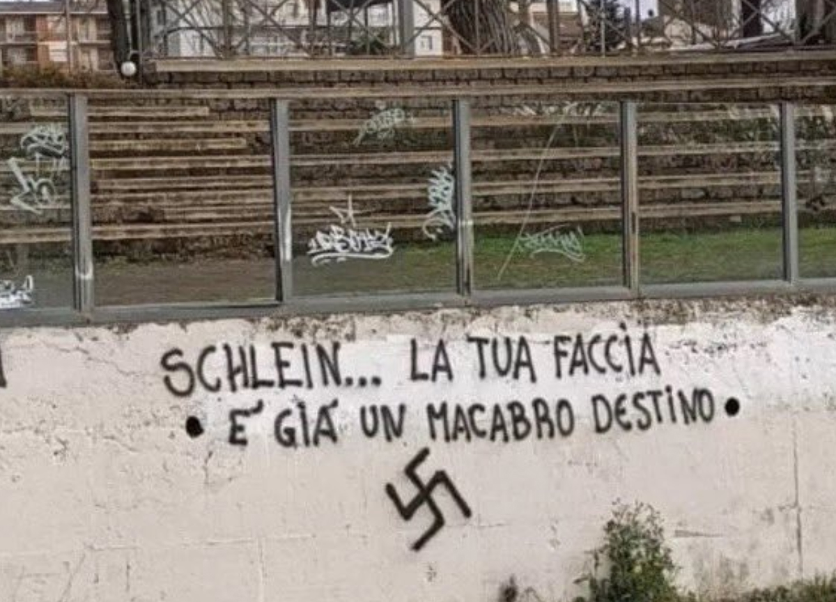 Viterbo, scritta antisemita contro Schlein: “La tua faccia un macabro destino” Viterbo, scritta antisemita contro Schlein: “La tua faccia un macabro destino”