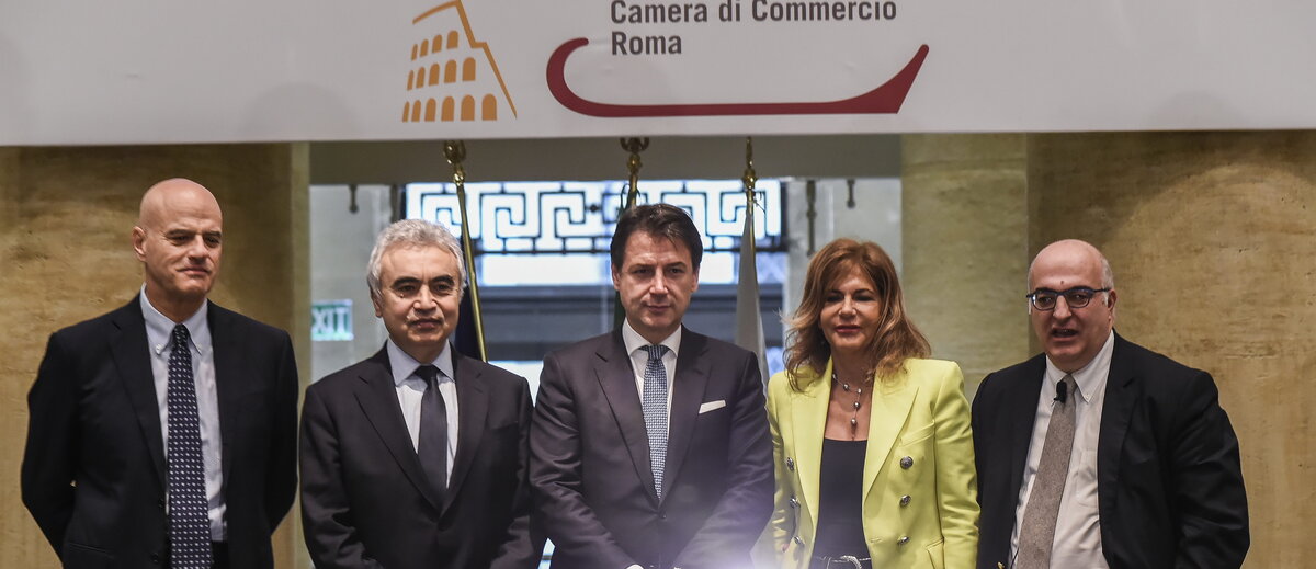 Mario Sechi, l’uomo che dà e toglie la parola. Male la prima a Cutro