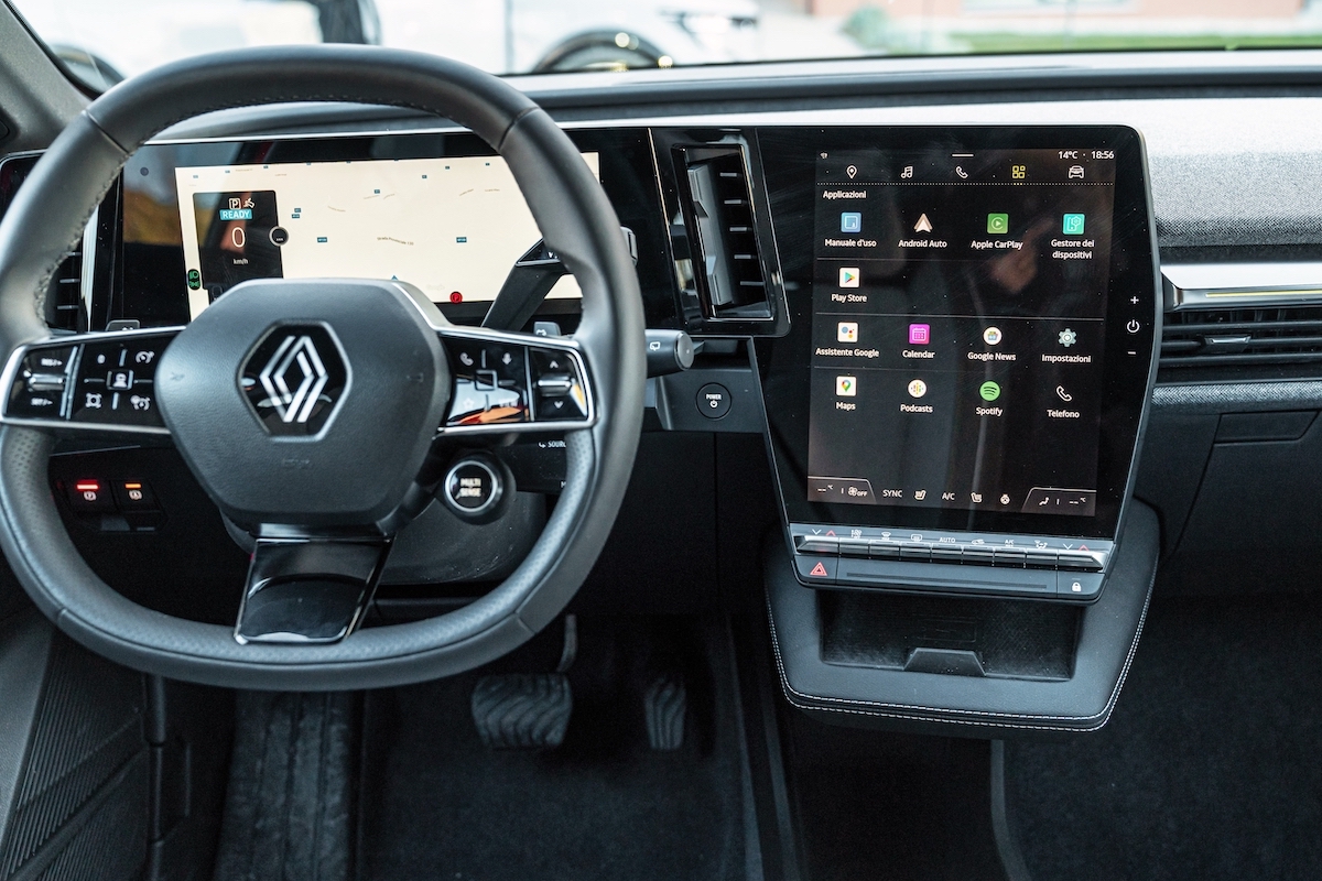 Renault Megane e-tech Electric, il piacere di viaggiare nel silenzio