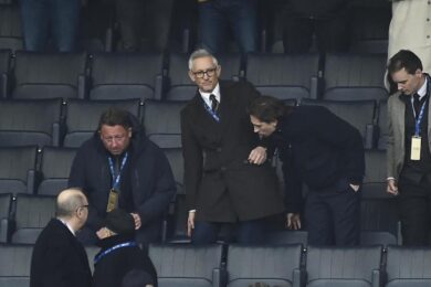 Bbc, Lineker oscurato per critiche al governo. Opinionisti in rivolta