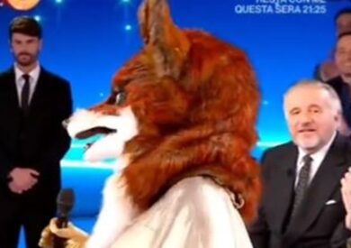 “É stonata, che figura di…”. La gaffe clamorosa di Christian De Sica con Katia Ricciarelli a Domenica In