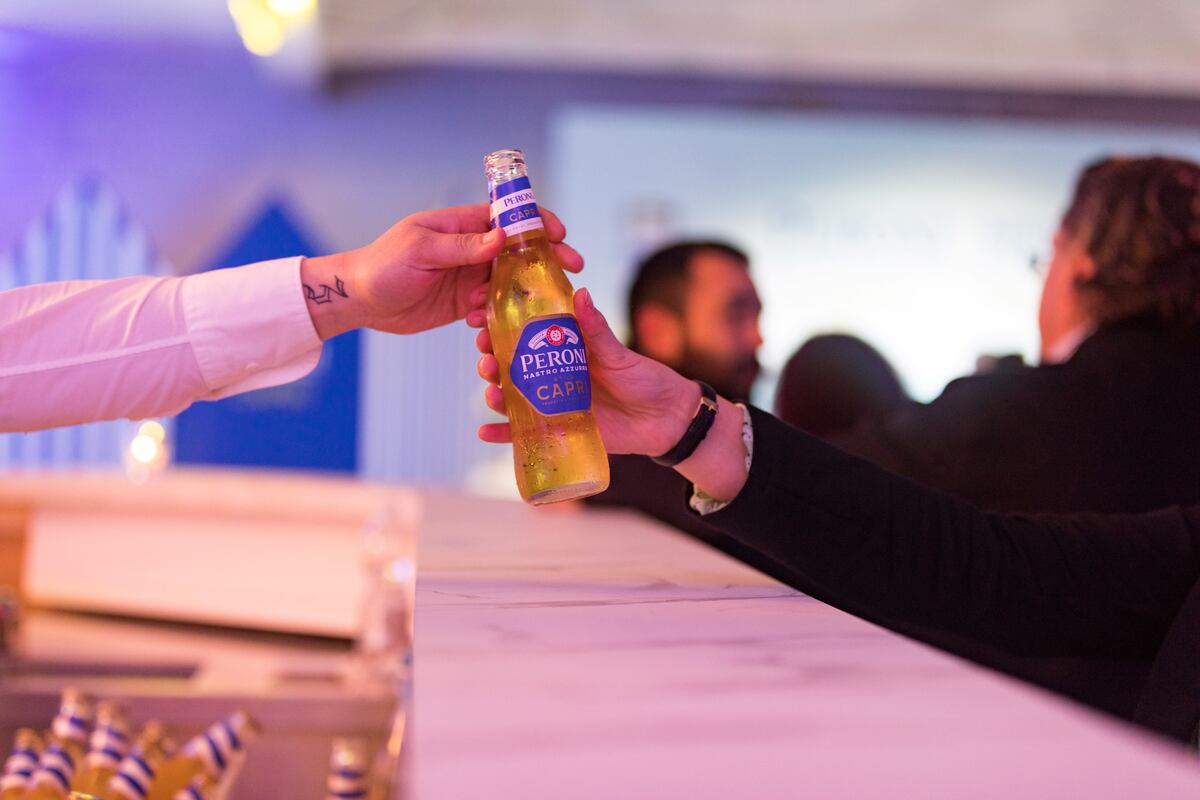 Peroni Nastro Azzurro presenta la nuova birra Stile Capri Peroni Nastro Azzurro presenta la nuova birra Stile Capri