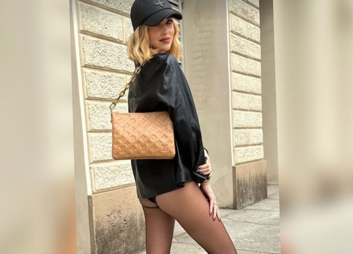 Chiara Ferragni in giro per Milano in mutande. Ma c’è chi la critica… FOTO Chiara Ferragni in giro per Milano in mutande. Ma c’è chi la critica… FOTO