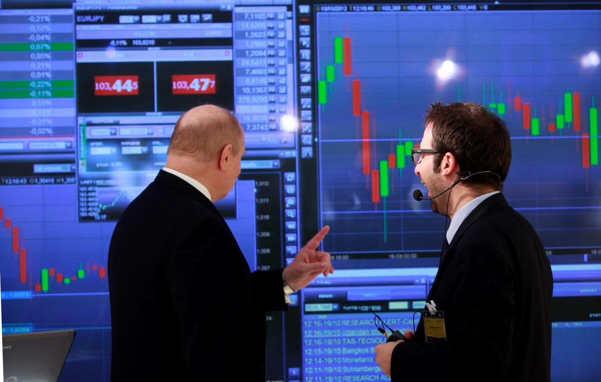 Borse, l’Europa riemerge dopo il crack: in rialzo i titoli delle banche Borse, l’Europa riemerge dopo il crack: in rialzo i titoli delle banche