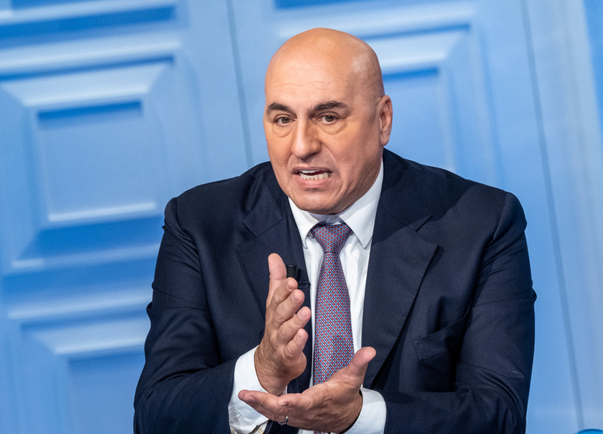 I mercenari della Wagner mettono una taglia su Crosetto da 15 mln di dollari I mercenari della Wagner mettono una taglia su Crosetto da 15 mln di dollari