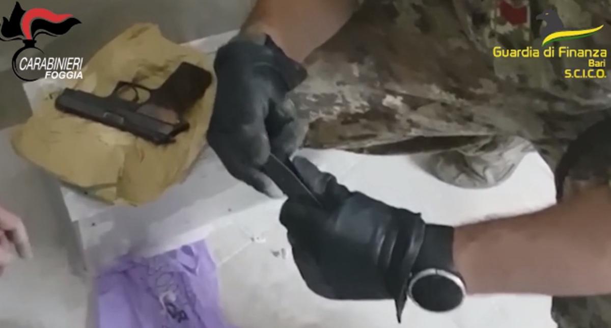 Puglia e Basilicata, 24 arresti per narcotraffico, estorsioni e droga Puglia e Basilicata, 24 arresti per narcotraffico, estorsioni e droga