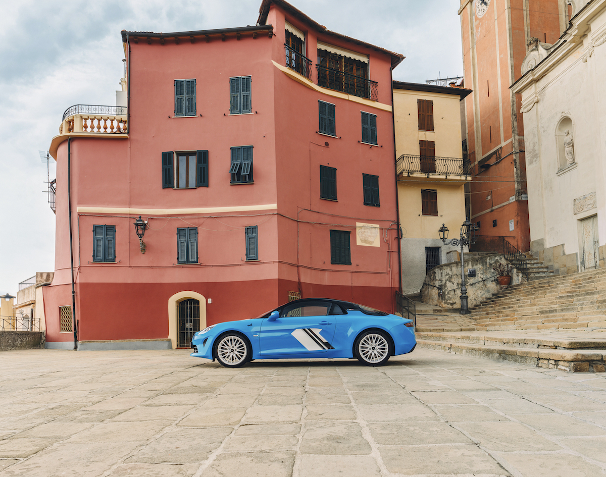 Alpine accende i riflettori sull’edizione speciale A110 San Remo 73 Alpine accende i riflettori sull’edizione speciale A110 San Remo 73