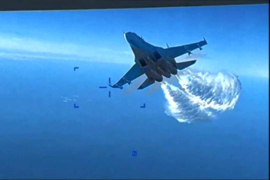 Usa, scontro tra drone e caccia russo. Il video della collisione sul Mar Nero