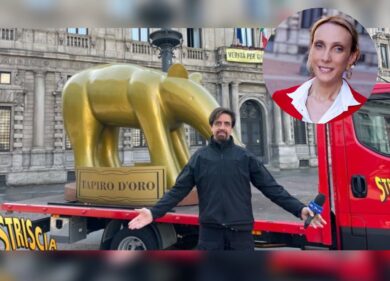 Borseggiatrici a Milano, maxi-tapiro d’oro alla consigliera Monica Romano