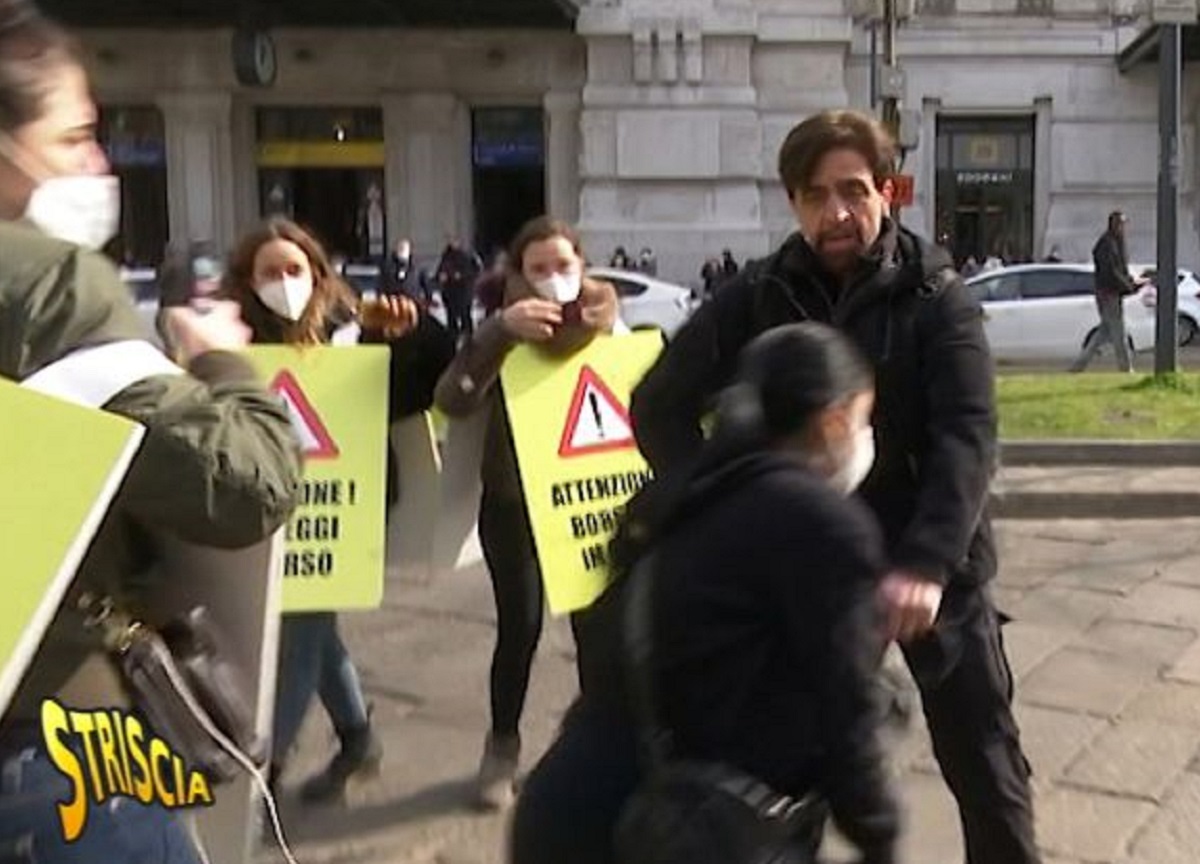 Borseggiatrice allo scoperto: “Furti? Guadagno 1000 euro al giorno. Ecco come” Borseggiatrice allo scoperto: “Furti? Guadagno 1000 euro al giorno. Ecco come”