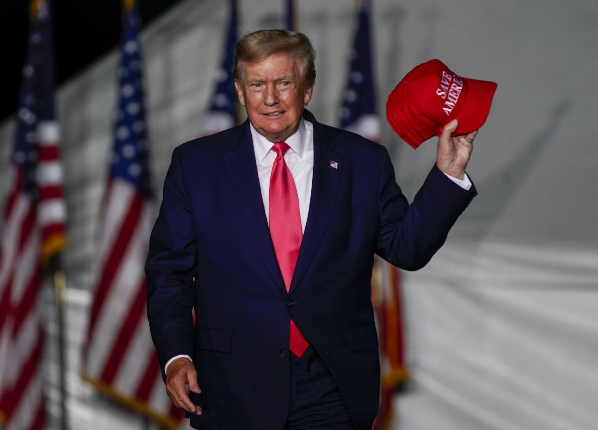 Trump ritorna anche su Facebook e youTube: “I’m back”. Caccia alla Casa Bianca Trump ritorna anche su Facebook e youTube: “I’m back”. Caccia alla Casa Bianca