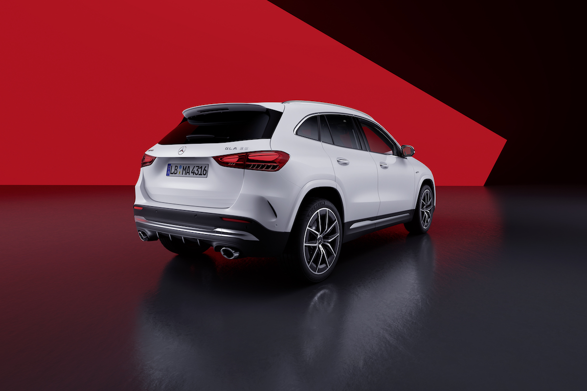 Nuova Mercedes GLA: il design contemporaneo incontra la sportività di un SUV.