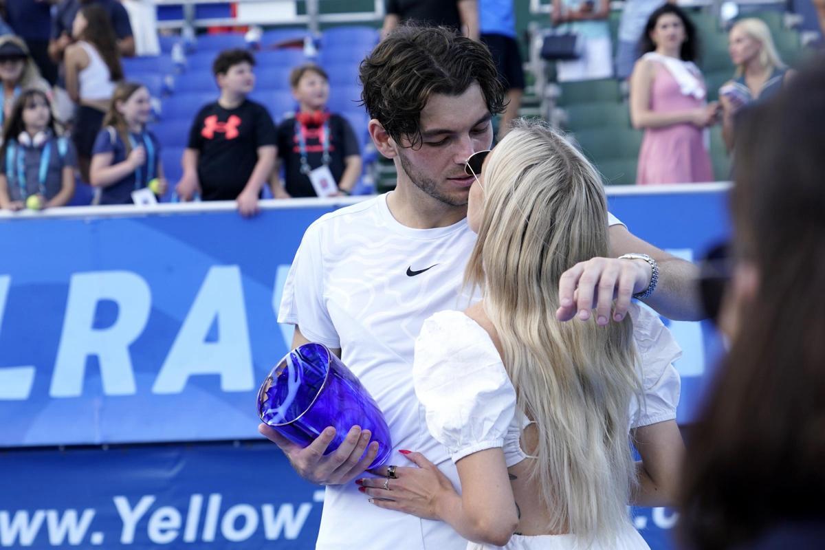 Tennis, si “spoglia” in campo: la bella Morgan è rimasta impressionata e…