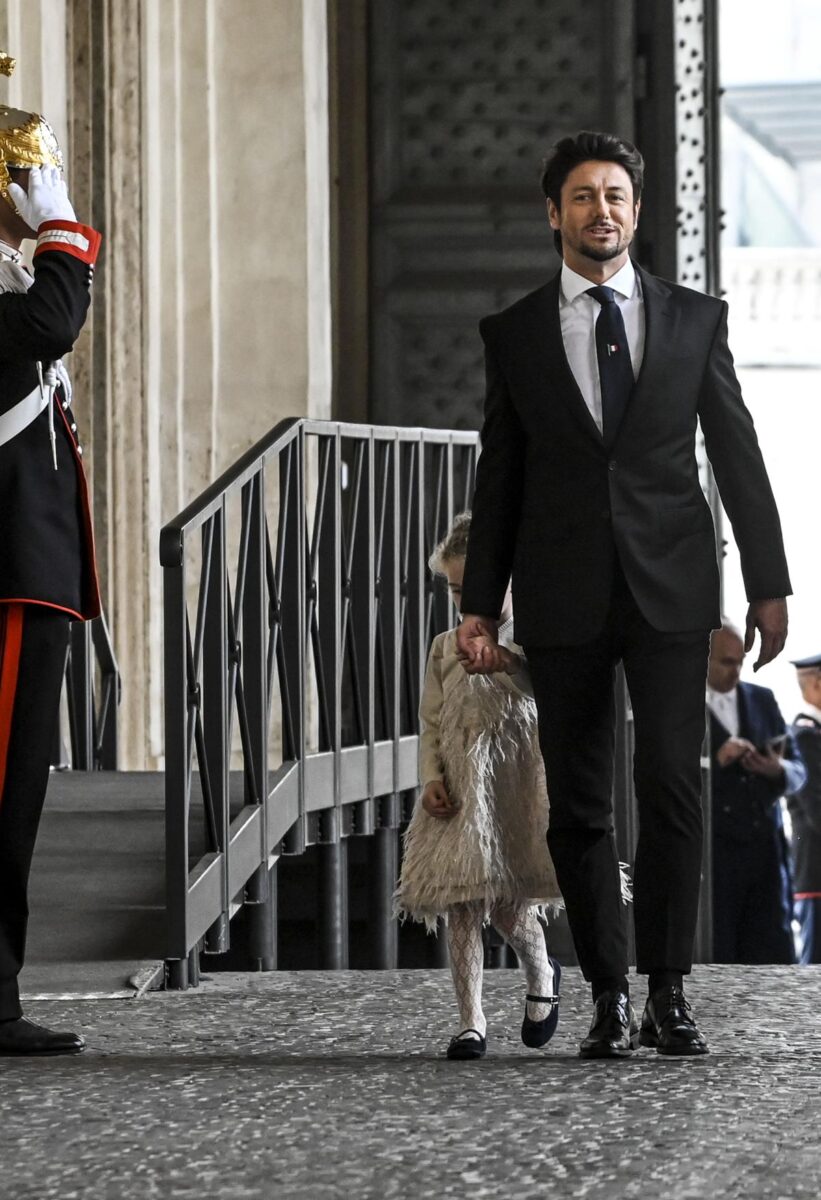 Andrea Giambruno torna in tv. Ecco che cosa condurrà il compagno di Giorgia Meloni Andrea Giambruno torna in tv. Ecco che cosa condurrà il compagno di Giorgia Meloni