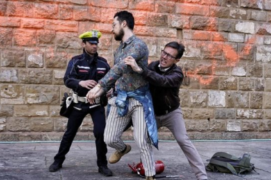 Nardella, il placcaggio dell’attivista: i migliori meme sul sindaco di Firenze