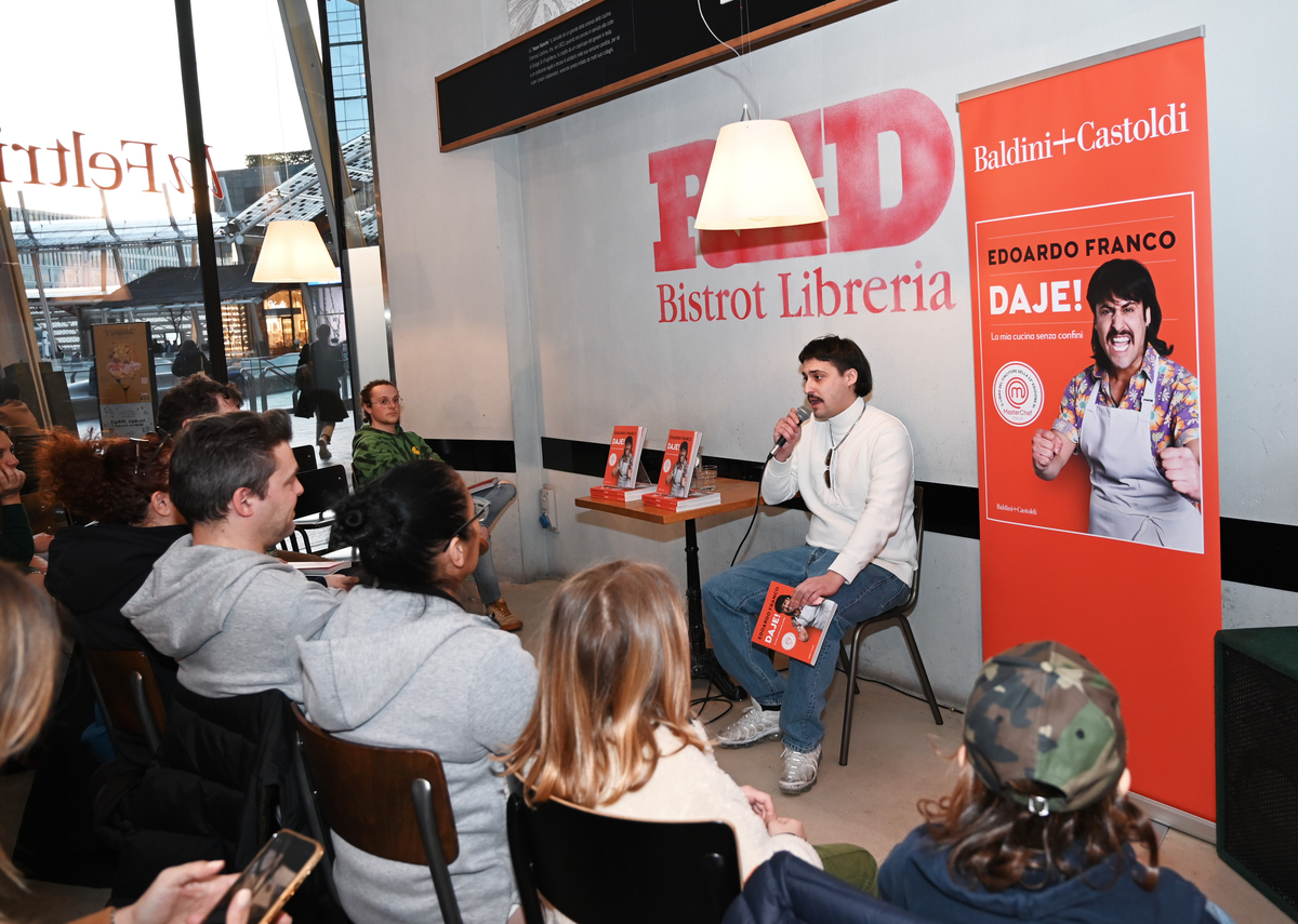 Edoardo Franco lo chef vincitore di MASTERCHEF ITALIA 12 presenta il suo libro Edoardo Franco lo chef vincitore di MASTERCHEF ITALIA 12 presenta il suo libro