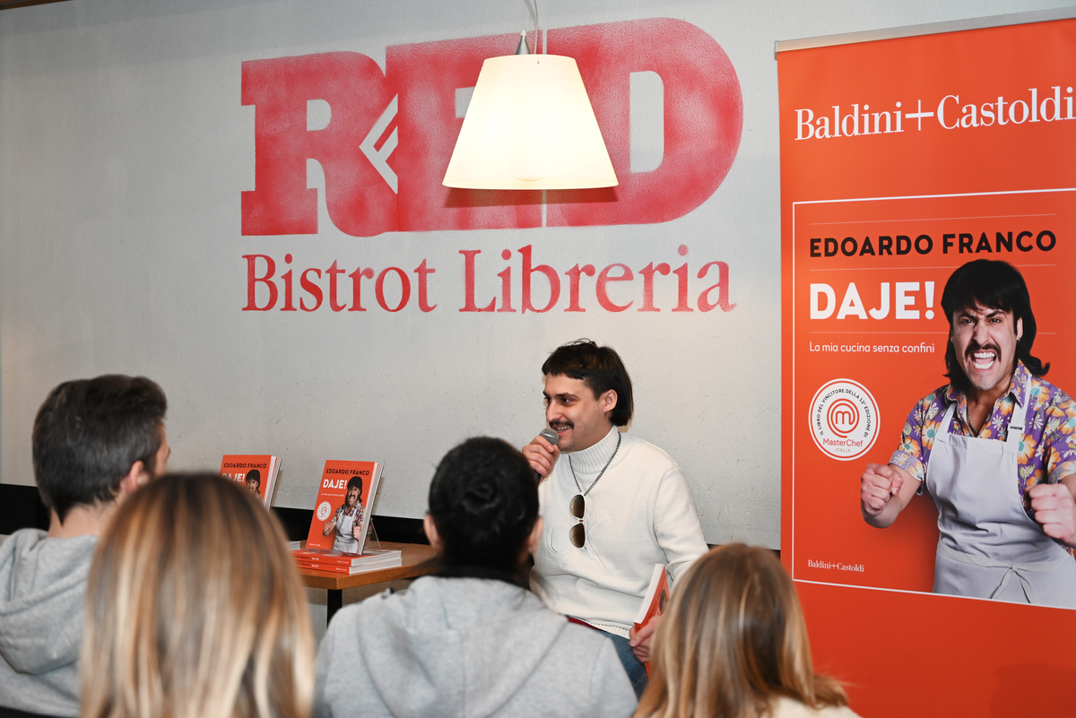 Edoardo Franco lo chef vincitore di MASTERCHEF ITALIA 12 presenta il suo libro Edoardo Franco lo chef vincitore di MASTERCHEF ITALIA 12 presenta il suo libro