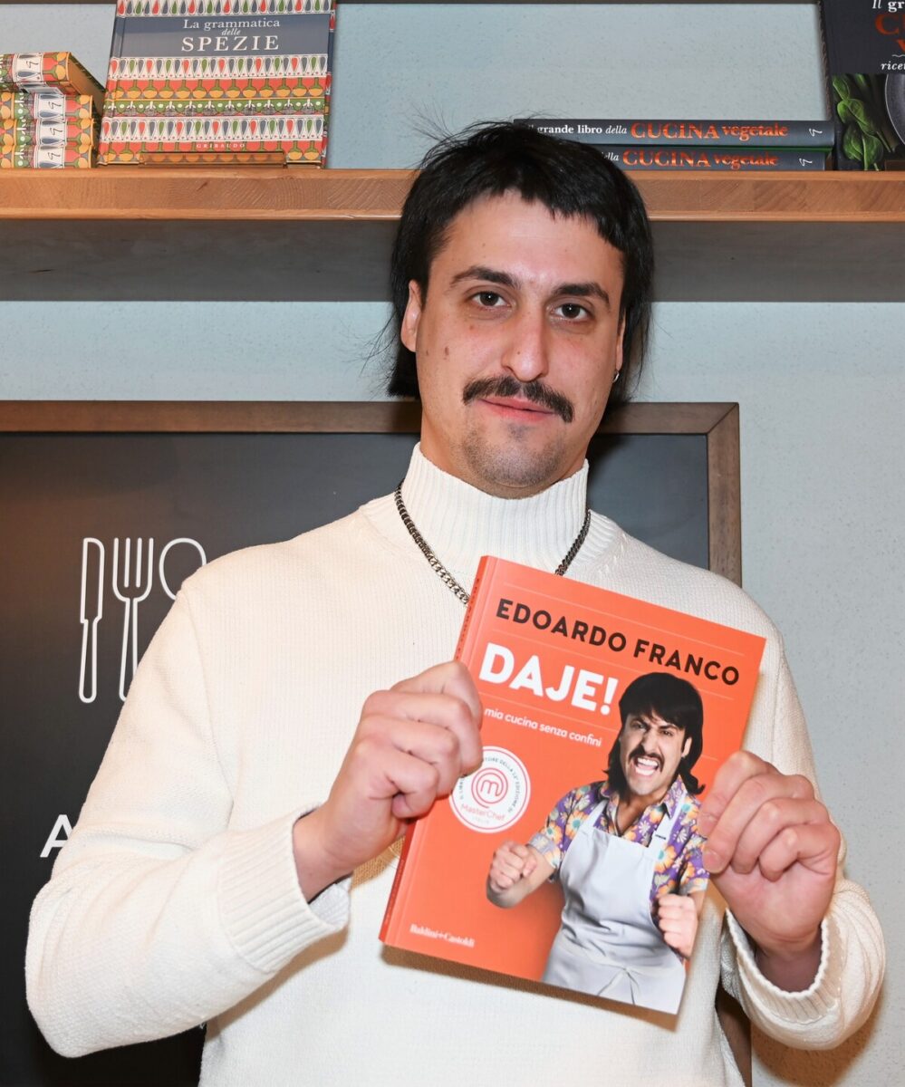 Edoardo Franco lo chef vincitore di MASTERCHEF ITALIA 12 presenta il suo libro Edoardo Franco lo chef vincitore di MASTERCHEF ITALIA 12 presenta il suo libro