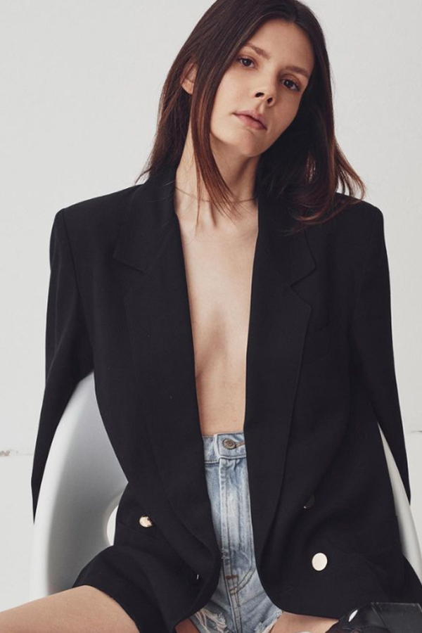 Alba ed Evelina Sgarbi, chi sono le figlie d’arte nate dalle avventure sessuali di Vittorio