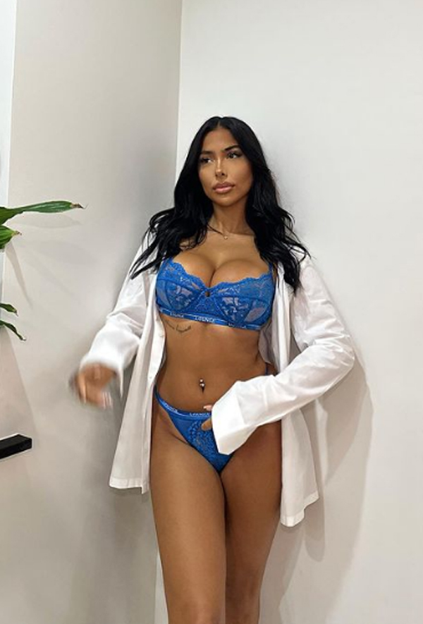 Georgina Rodriguez? Lady CR7 ha una sosia. ‘Sensualità da Pallone d’Oro’. FOTO