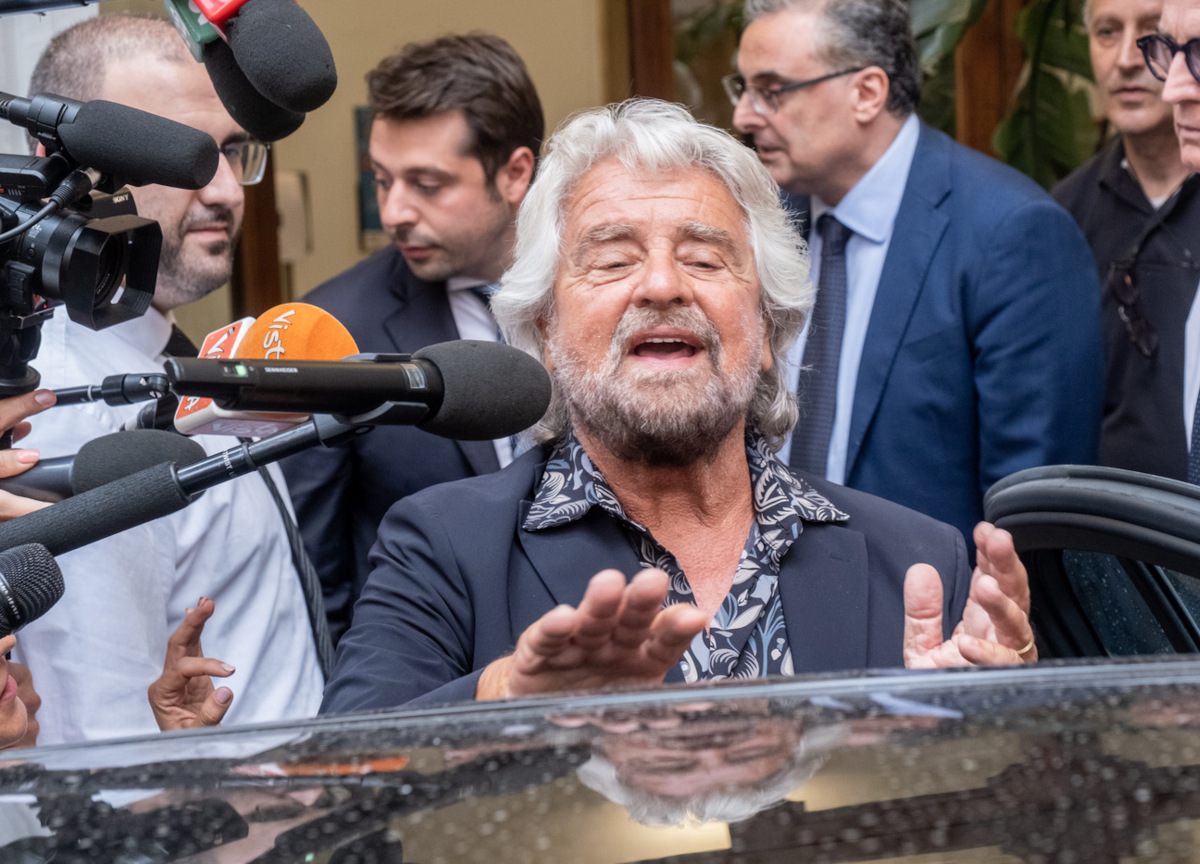 Grillo: “Governo in mano alla nana. Coi 5s abbiamo sbagliato a gridare onestà”