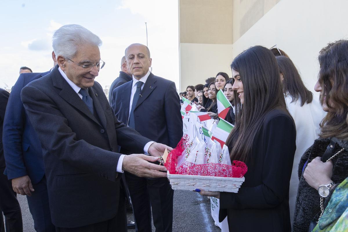 Mattarella: “Battere la mafia è possibile. Don Diana un eroe dei nostri tempi”