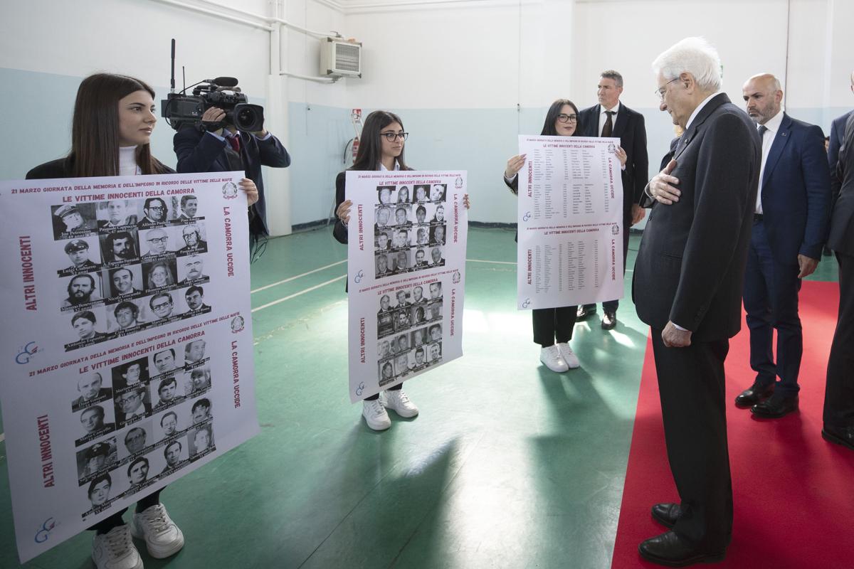 Mattarella: “Battere la mafia è possibile. Don Diana un eroe dei nostri tempi”