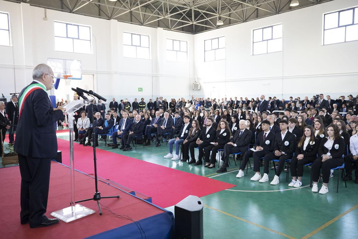 Mattarella: “Battere la mafia è possibile. Don Diana un eroe dei nostri tempi”