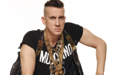 Moschino dice addio a Jeremy Scott: lo stilista lascia la direzione creativa