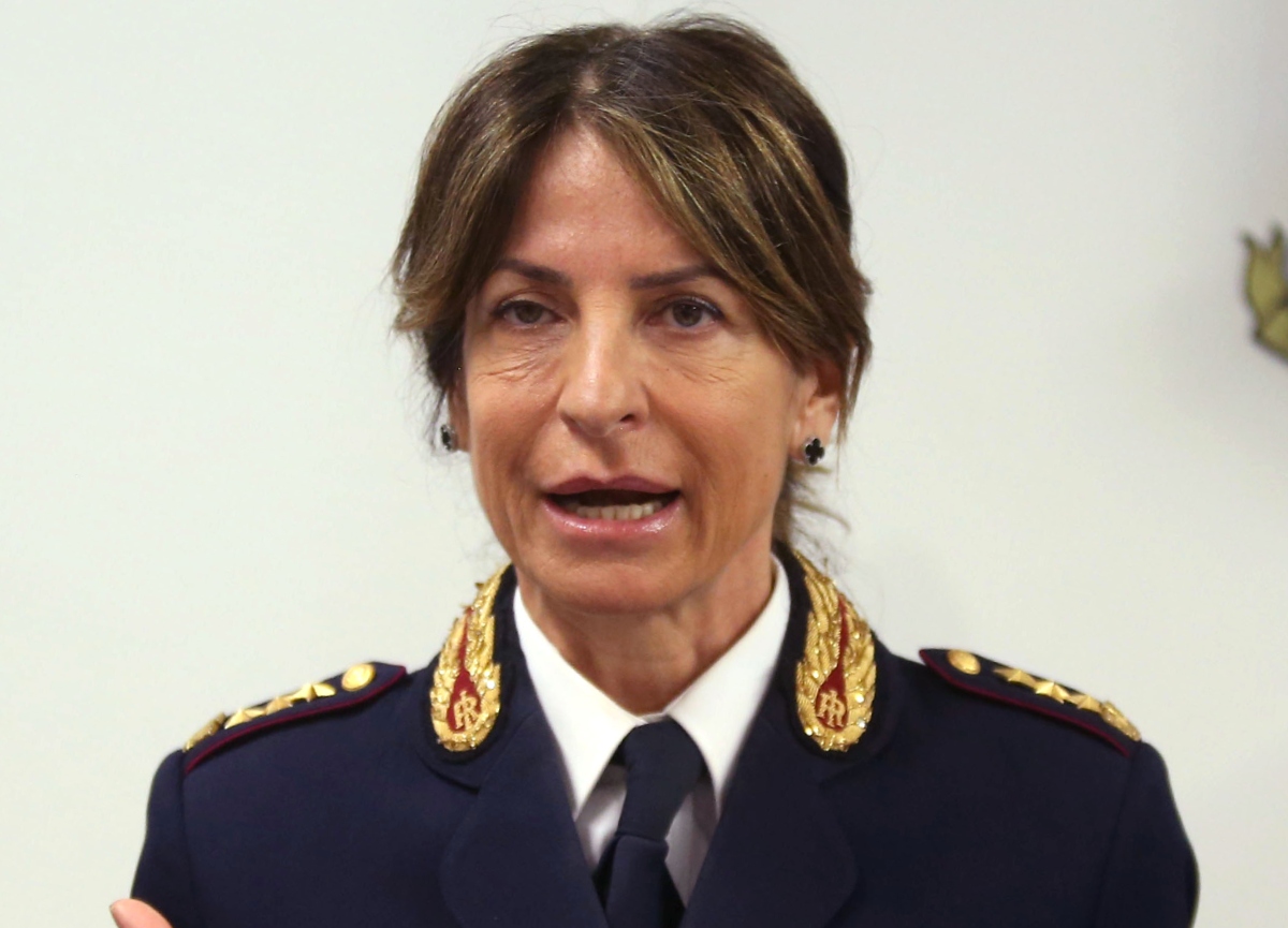 Polizia: i 6 anni di ingiusto calvario della dirigente Falcicchia. Intervista Polizia: i 6 anni di ingiusto calvario della dirigente Falcicchia. Intervista
