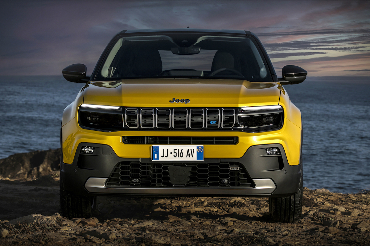 Jeep Avenger debutta nelle concessionarie italiane