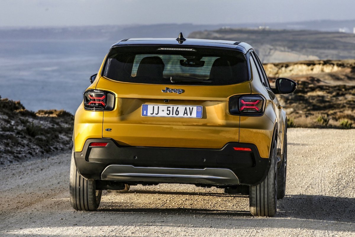 Jeep Avenger debutta nelle concessionarie italiane