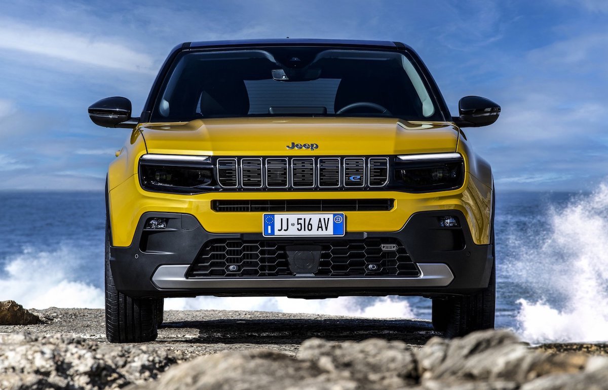 Jeep Avenger debutta nelle concessionarie italiane