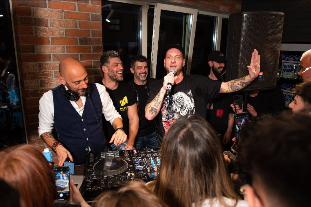 Clemente Russo, Clementino e.. quante stelle per il restyling del McFIT Napoli