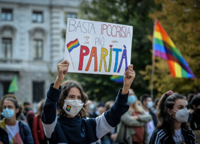 Milano, famiglie arcobaleno dal prefetto: “Vogliamo una legge che ci tuteli”