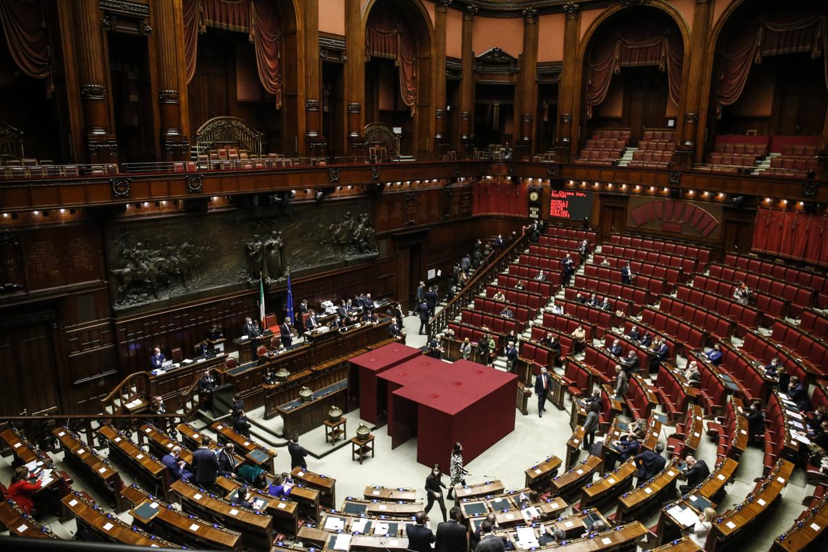 Pirateria online, adesso si rischia fino a 3 anni di carcere. La nuova legge Pirateria online, adesso si rischia fino a 3 anni di carcere. La nuova legge