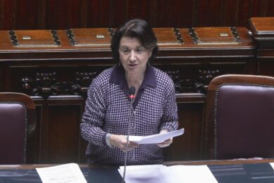 Maternità surrogata, Roccella: “Sui bambini mi aspetto convergenza di tutti”