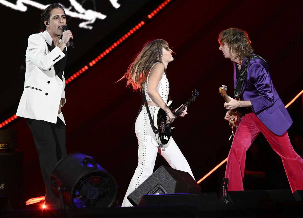 Maneskin a Roma, pazzi per la due giorni al Palasport: rock e luci, lo show Maneskin a Roma, pazzi per la due giorni al Palasport: rock e luci, lo show