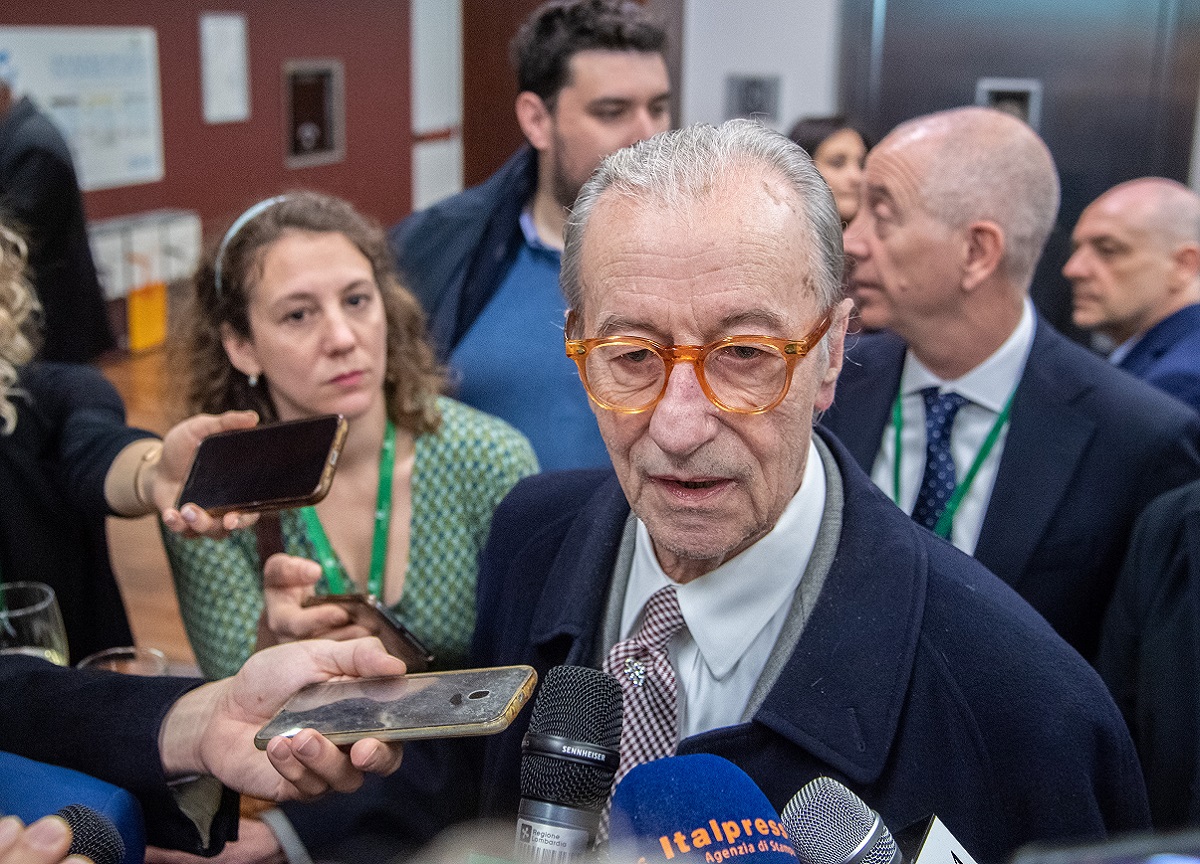 Ecco perché Feltri ha “sparato” su Ronzulli. La Lombardia al centro del caos Ecco perché Feltri ha “sparato” su Ronzulli. La Lombardia al centro del caos