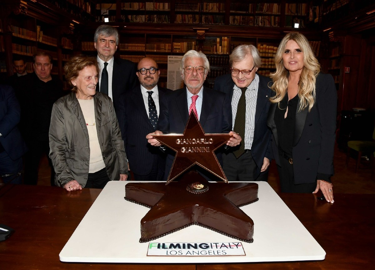 MiC, Giannini festeggia la sua stella a Hollywood con Sangiuliano e Sgarbi MiC, Giannini festeggia la sua stella a Hollywood con Sangiuliano e Sgarbi