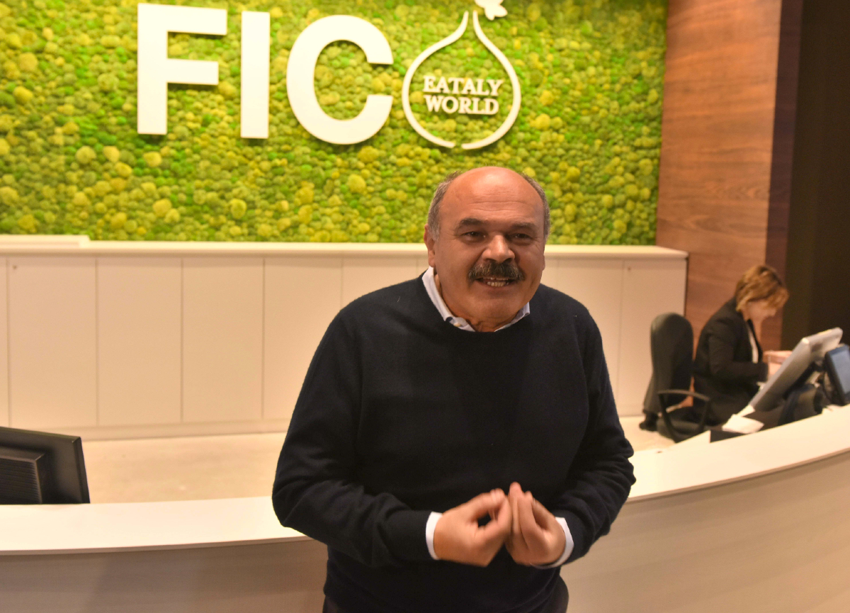 Farinetti e i santi in paradiso, al centro che ospita FICO prestati 2 mln di euro Farinetti e i santi in paradiso, al centro che ospita FICO prestati 2 mln di euro