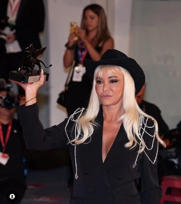 Vera Gemma rivela a “Generazione Z”: “Il primo amore? Teo Mammuccari” Vera Gemma rivela a “Generazione Z”: “Il primo amore? Teo Mammuccari”