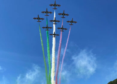 L’Aeronautica Militare compie 100 anni, Mattarella: “Onore al vostro coraggio”