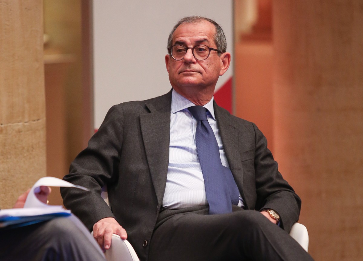 Pnrr, Tria: “Italia al palo, serve concretezza e un nuovo accordo con l’Ue” Pnrr, Tria: “Italia al palo, serve concretezza e un nuovo accordo con l’Ue”