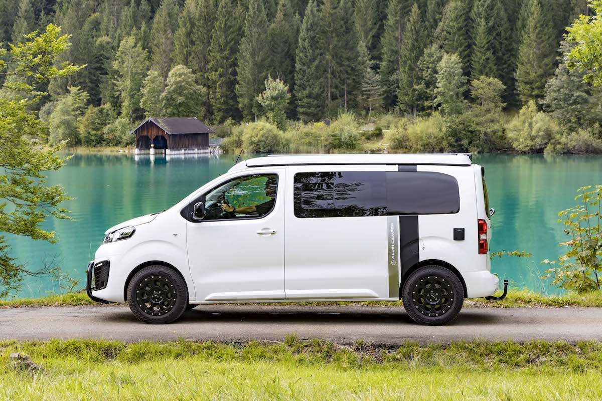 Opel Vivaro si trasforma in un camper